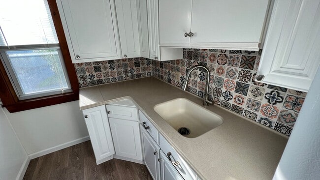 Interior Photo - 2 Creighton St