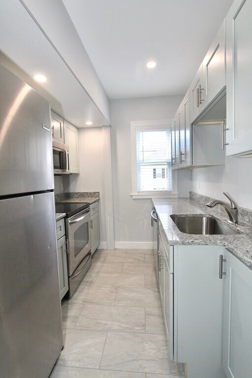 Building Photo - 124 Heywood St