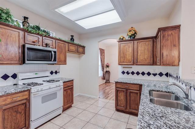 Foto del edificio - 4521 Highridge Dr