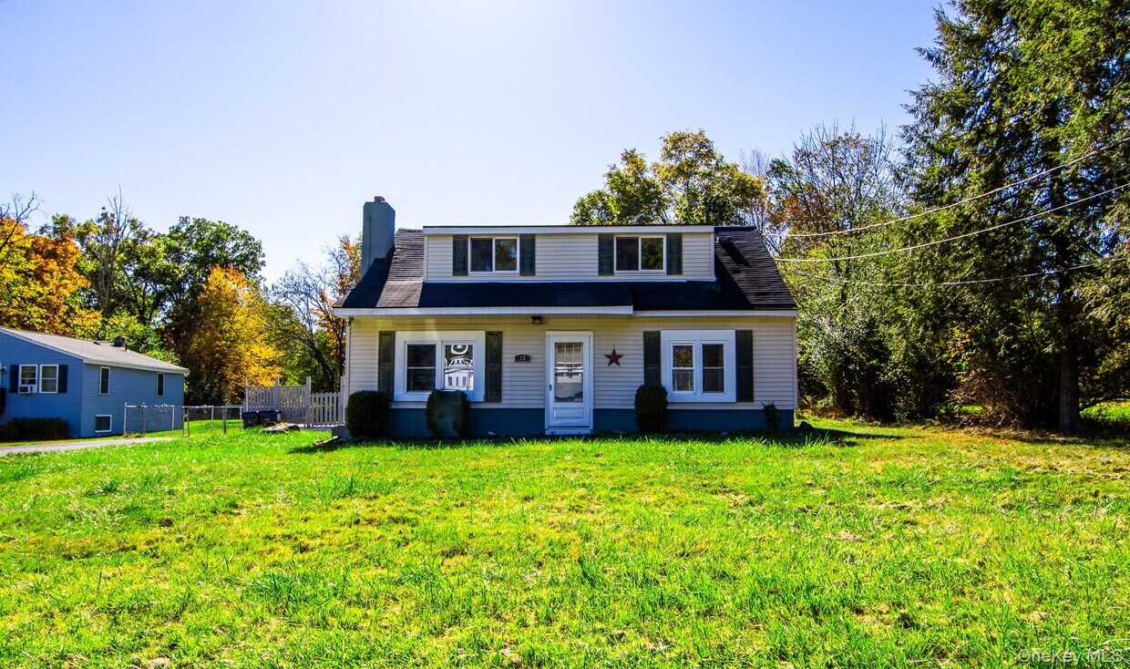 Primary Photo - 13 Strack Rd