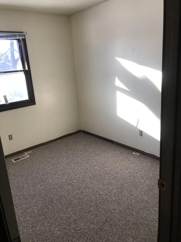 Primary Photo - 3 Bedroom 2 Bathroom Duplex