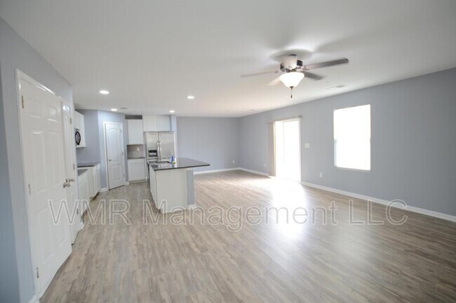 Building Photo - 120 Green Haven Dr