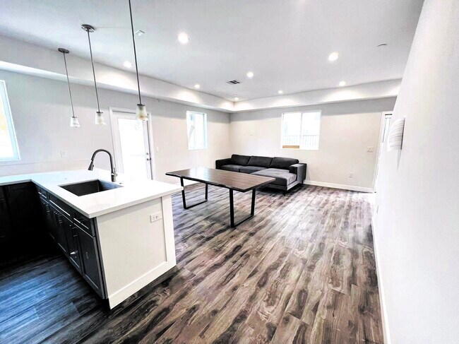 Building Photo - 1230 Rolland Curtis Pl