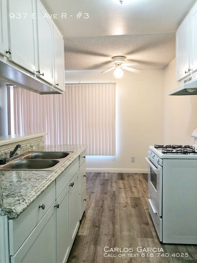 Building Photo - 937 E Ave R