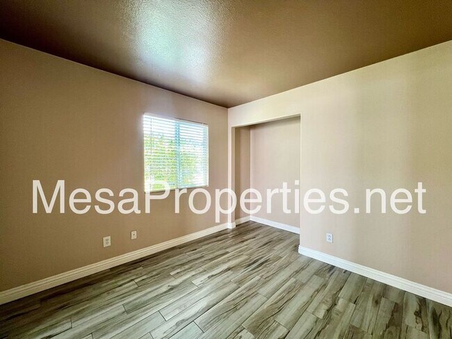 Building Photo - 15590 Naples Ln