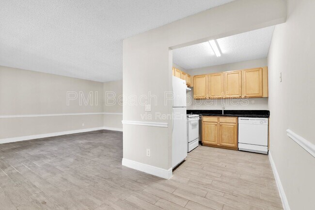 Foto del edificio - 414 Meadows Cir