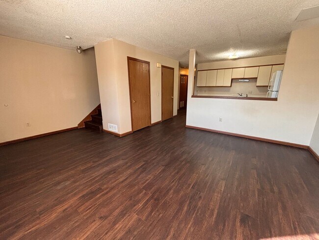 Building Photo - Italian Estates Property Management