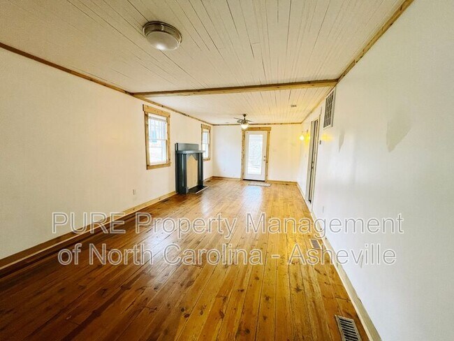 Building Photo - 648 Sand Hill Rd