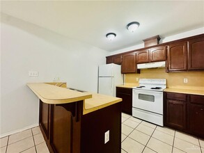 Building Photo - 12 W Prosperity Dr