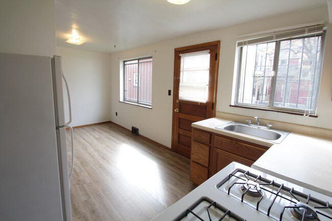 Building Photo - 419 Franklin Ave