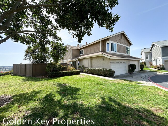 Building Photo - Spacious remodeled townhome in The Cape at...