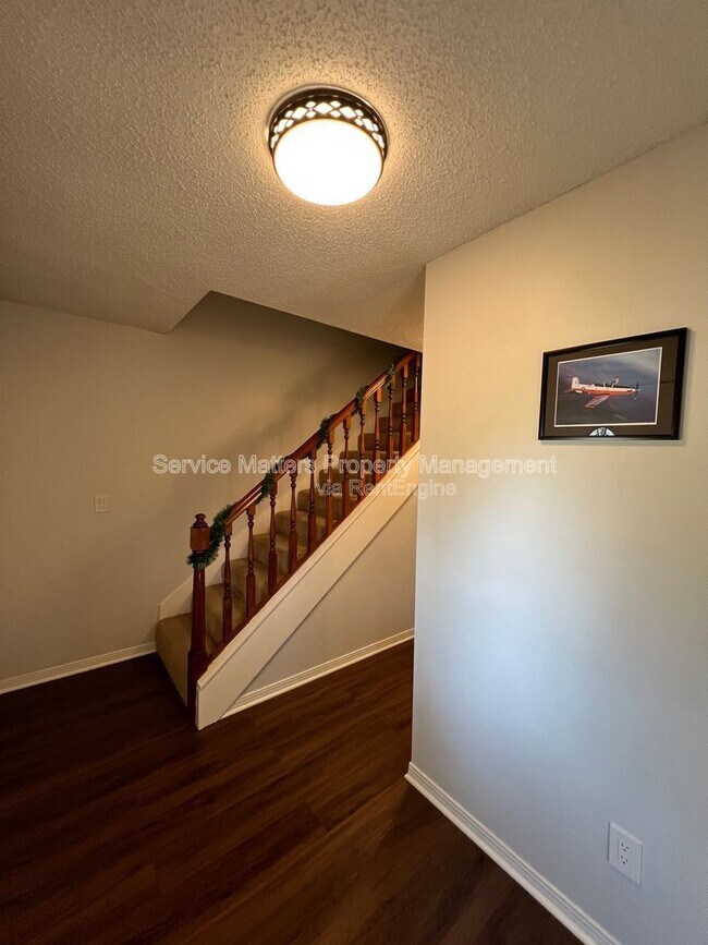 Foto del edificio - 6004 Players Pl