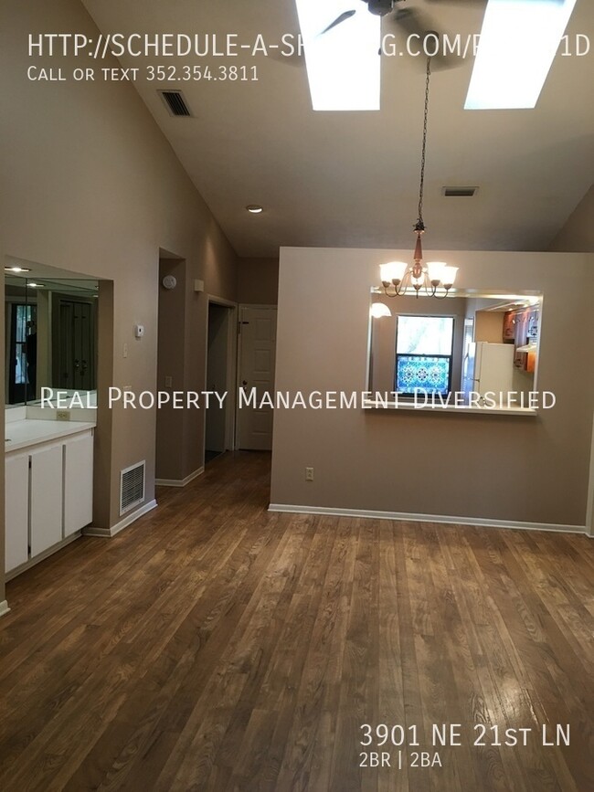 Foto del edificio - 3901 NE 21st Ln