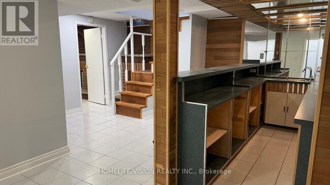 Building Photo - 492 Raymerville Dr