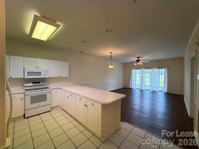 Building Photo - 9113 Meadow Vista Rd
