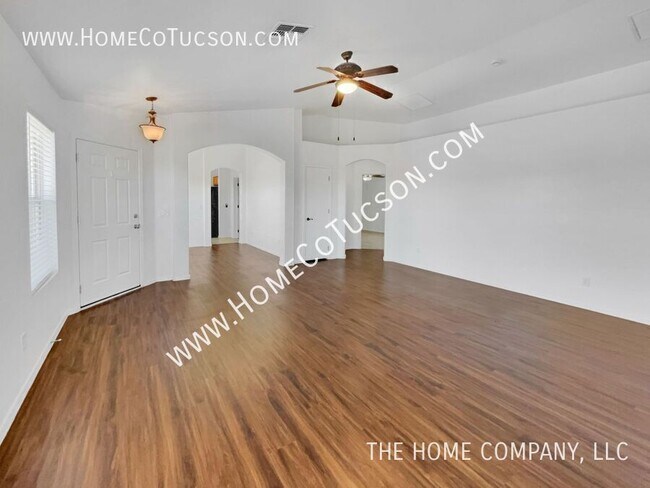 Foto del edificio - 7622 W August Moon Pl