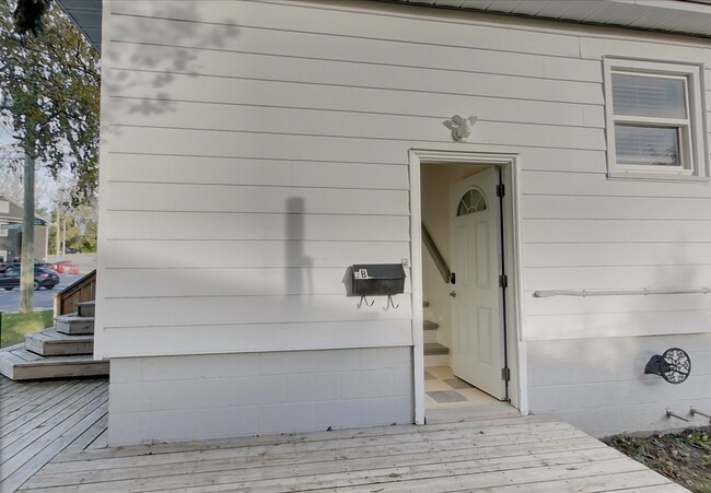 Building Photo - 1 Bed / 1 Bath Basement Apartment for Rent in Kingston, ON