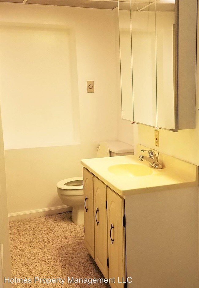 Building Photo - 2 br, 1 bath Room For Rent - 1319 Forest Av