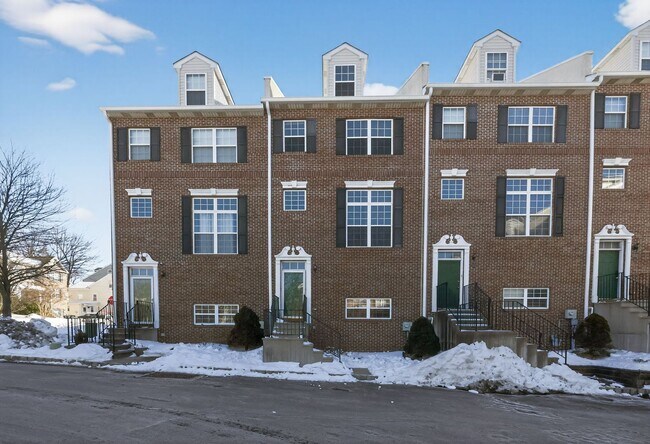 Foto del edificio - Gorgeous Recently Renovated 3 BR, 2.5 Bath Conshohocken Townhome!