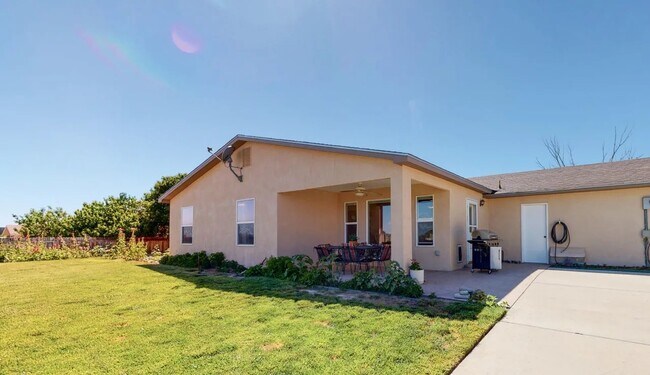Building Photo - 314 Spring Dr SE