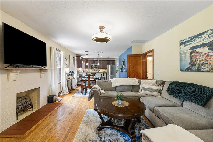 Foto principal - Nestled in the desirable midtown area