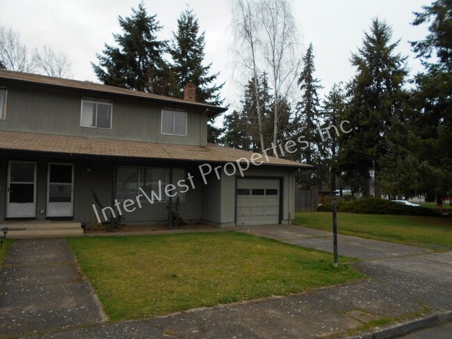 Building Photo - 6627-6627 SW 201st Ct