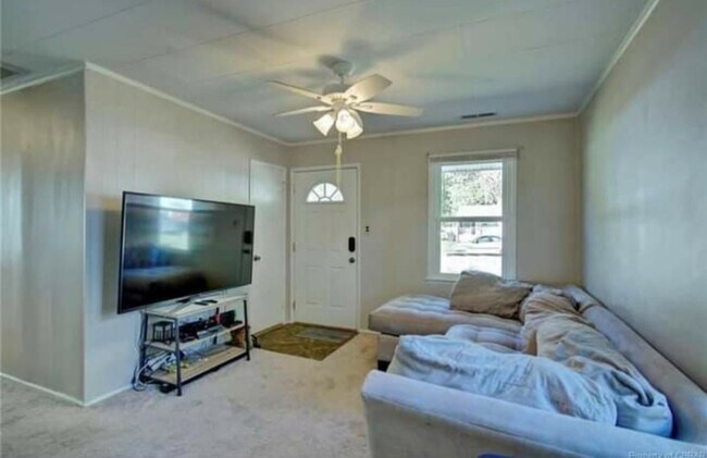 Living Room - 423 Cedar Dr
