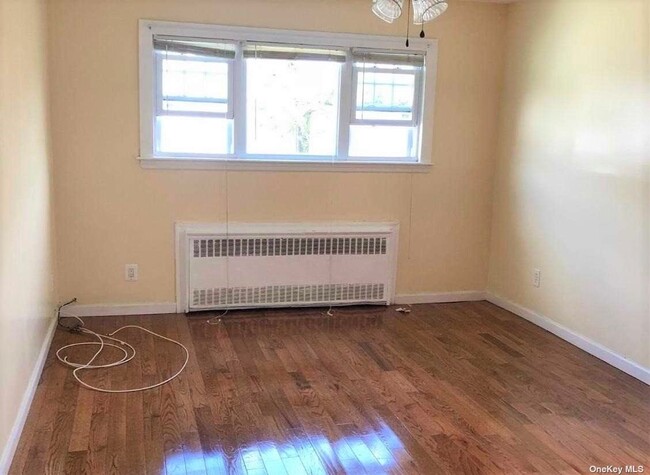 362 Beach 48th St, Queens, NY 11691 - Room For Rent In Queens, NY ...