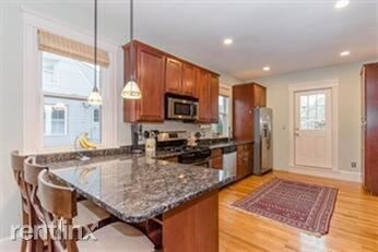 Foto del edificio - 3 br, 1 bath  - 16 Primrose St # 2S