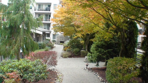 Building Photo - Modern condo near downtown Seattle!