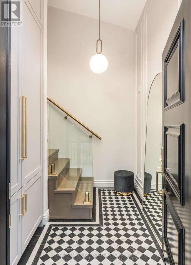 Building Photo - 596 Woodbridge Ave