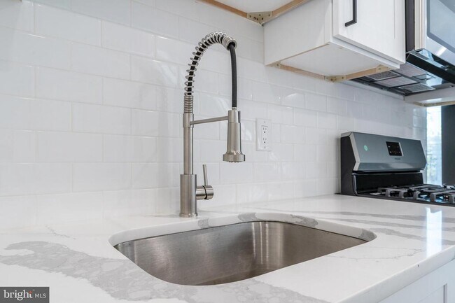 Foto del edificio - 817 N 42nd St