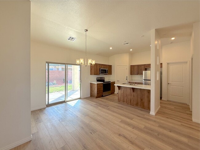 Building Photo - 3 bed, 2.5 Bath 2 car garage home