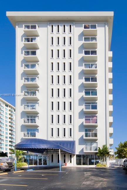 Building Photo - 5313 Collins Ave