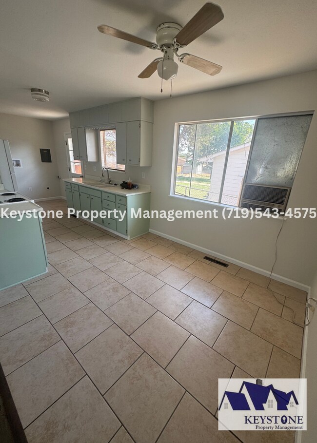 Foto del edificio - Nicely Updated! Northside Duplex 2 Bedroom...