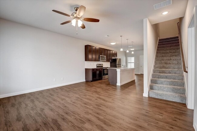 Building Photo - Townhomes at Bluebonnet Trails