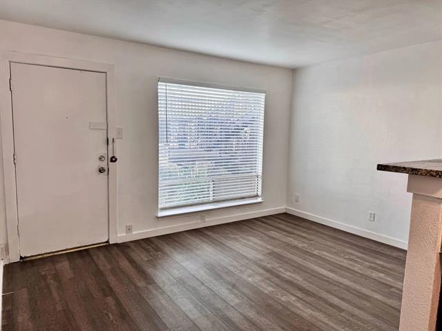 Foto del edificio - 5001 Bowser Ave