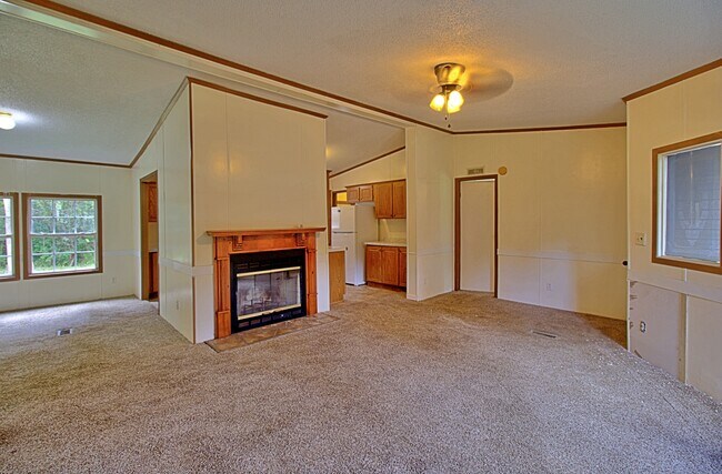 Building Photo - 235 Fleming Loop Rd