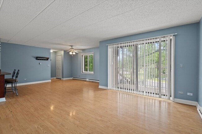 Foto del edificio - 708 Briar Hill Ln
