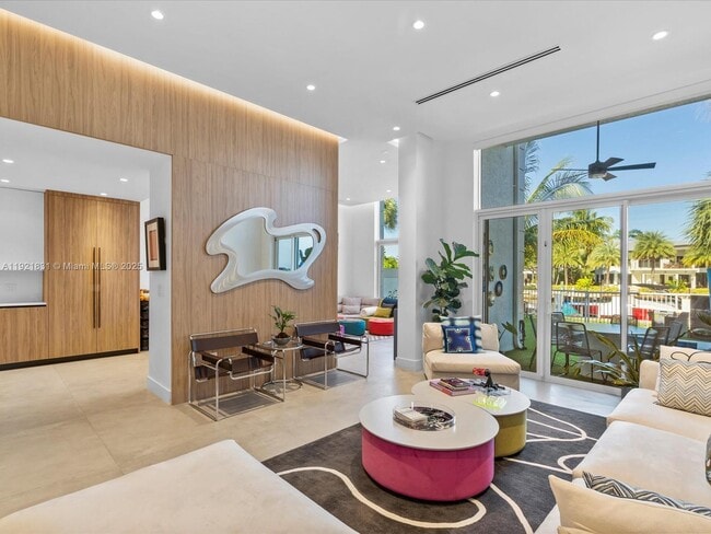 Foto del edificio - 3753 NE 214th St