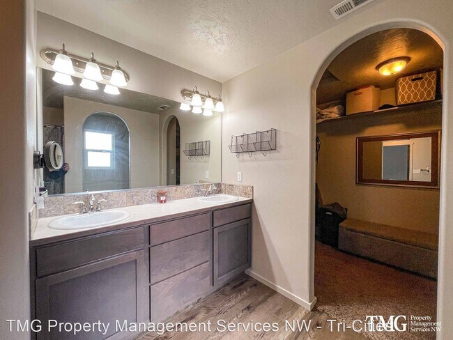 Foto del edificio - 3 br, 2 bath House - 5913 Ramus Lane