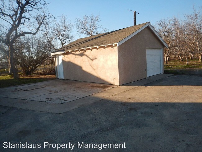 Foto del edificio - 2 br, 1 bath House - 6313 Yosemite Blvd