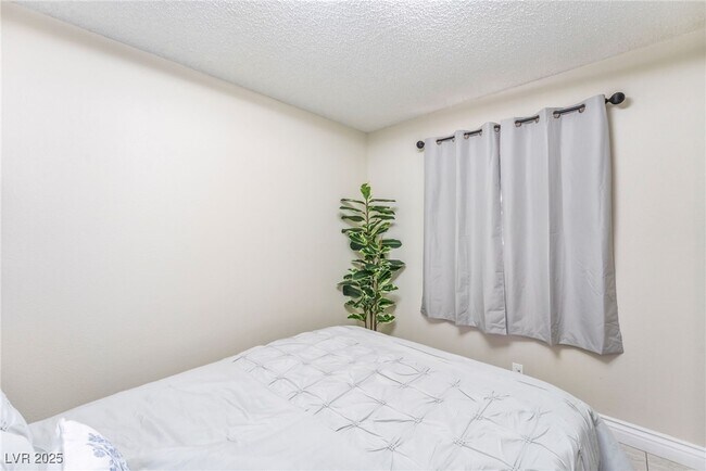 Foto del edificio - 4441 Rich Dr