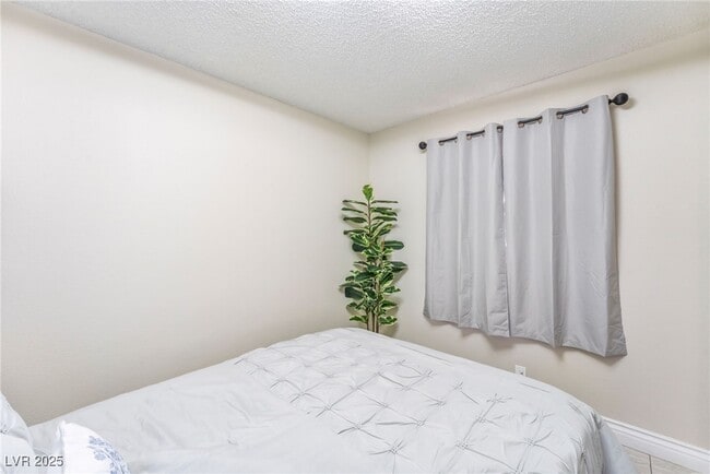 Building Photo - 4441 Rich Dr