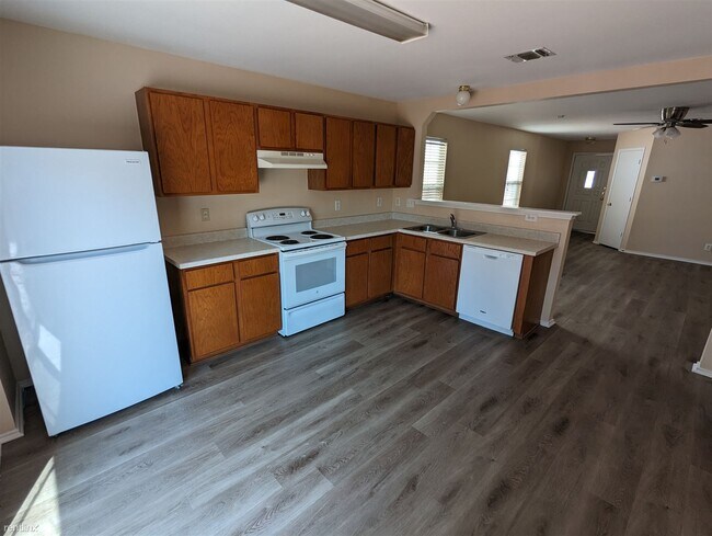 Foto del edificio - 3 br, 2 bath House - 6214 Cypress Rose