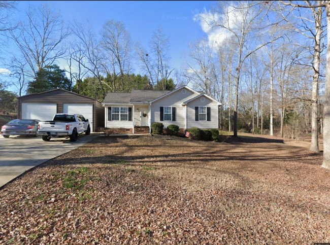Building Photo - 101 S Fox Cir