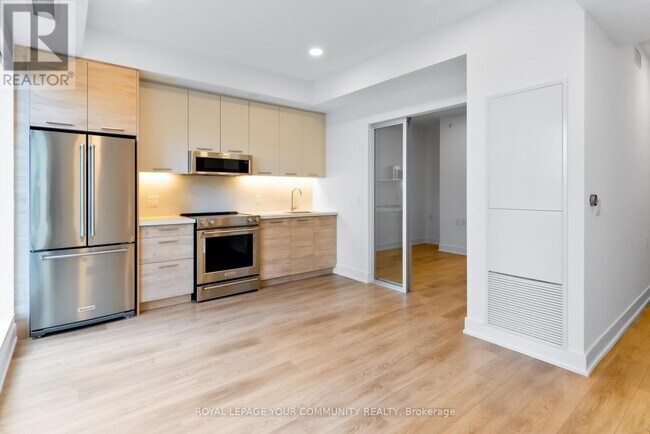 Photo du bâtiment - 200 Redpath Ave