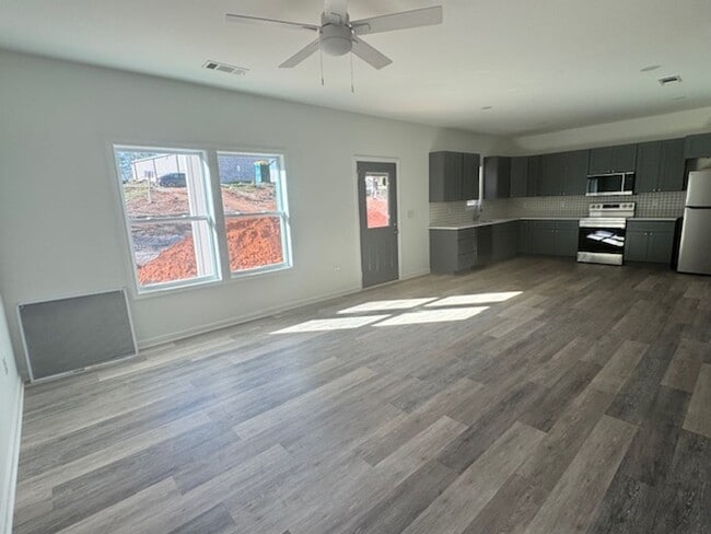 Foto del edificio - 20 Sanford Ave