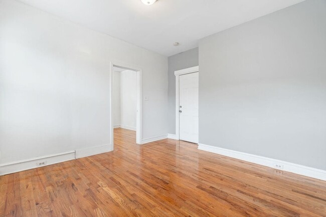 Building Photo - 156 Shepard Ave