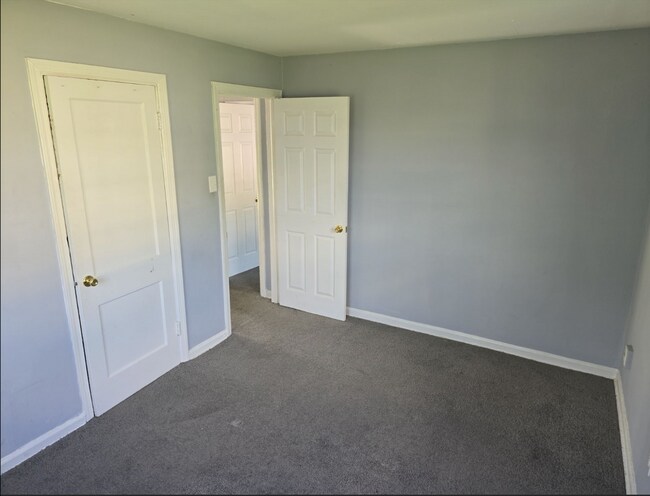 Foto del edificio - 2150 N Kitley Ave